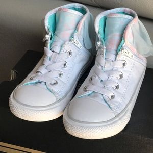 Converse Girls Canvas Shoes. Size 10. Blue/white